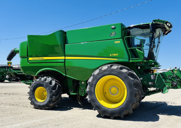 2022 John Deere S780