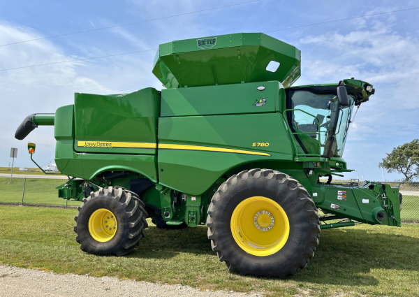 2022 John Deere S780
