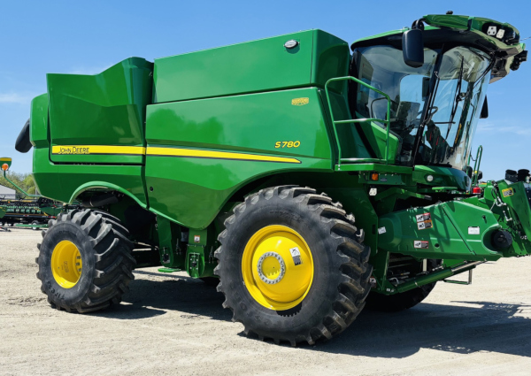 2023 John Deere S780