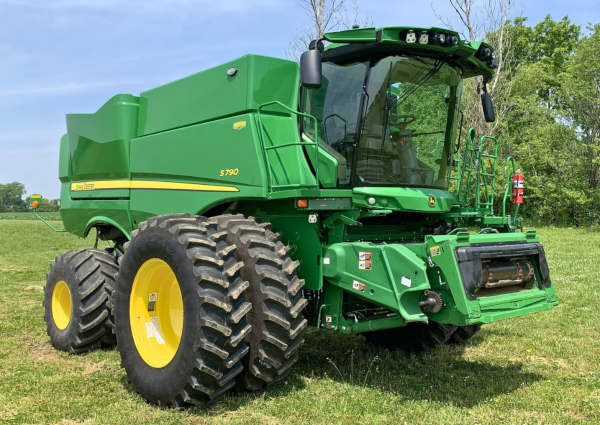 2023 John Deere S790